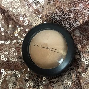 MAC Yellow Topaz Cream Colour Base 🧡💛